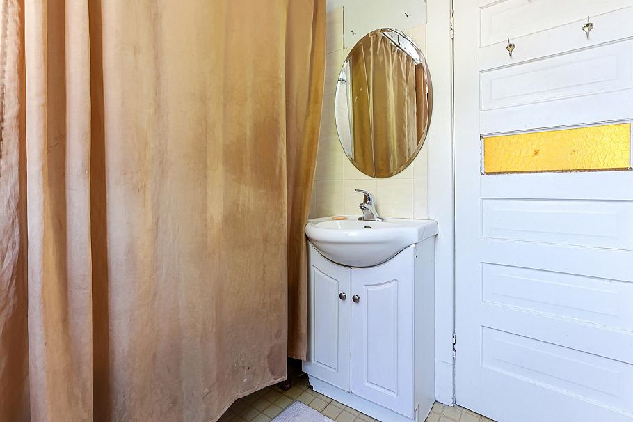 333 E 13th Avenue Vancouver, BC - 19