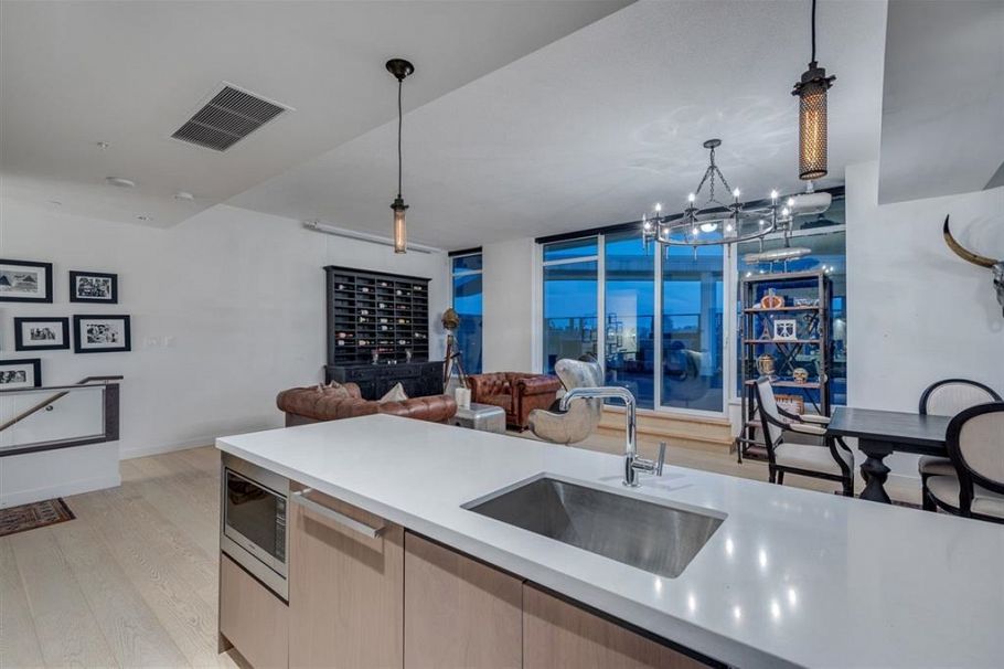 2015 68 SMITHE STREET, Vancouver BC V6B 0P4 Vancouver, BC - 5