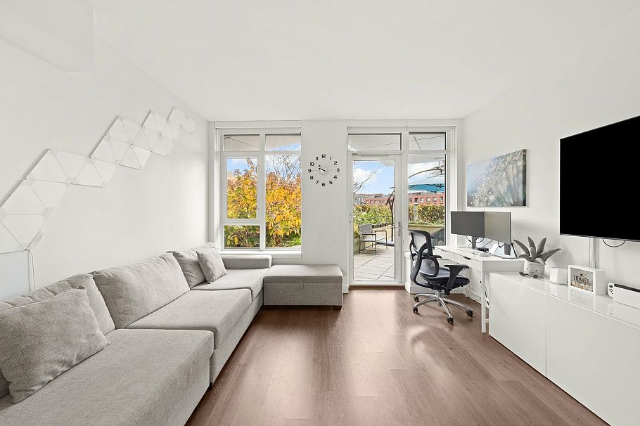 209 3557 Sawmill Crescent Vancouver, BC - 3