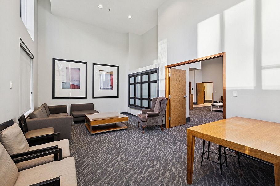 810 175 W 1st Street North Vancouver, BC - 31