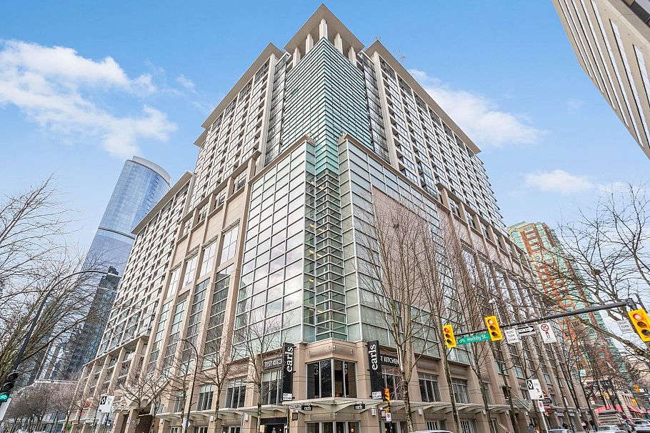 602 933 Hornby Street Vancouver, BC - 1