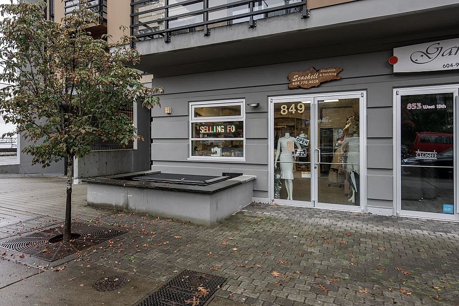 202 857 W 15th Street North Vancouver, BC - 39
