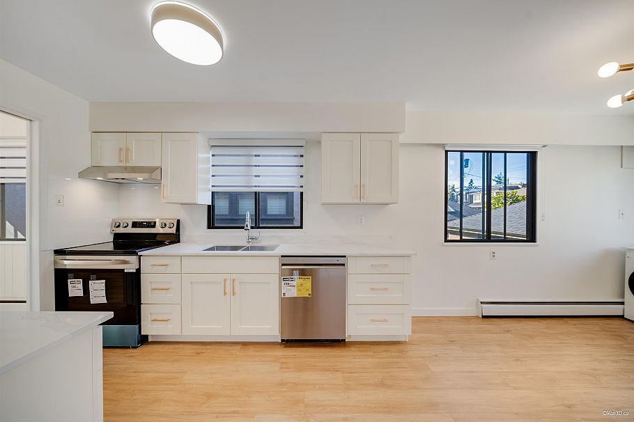 4565 W 9th Avenue Vancouver, BC - 13