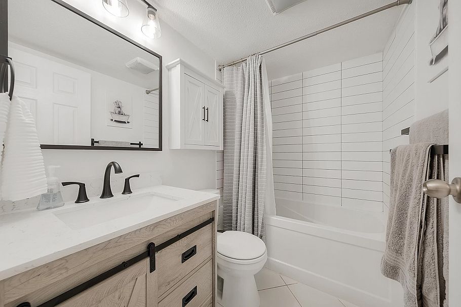 214 555 W 14th Avenue Vancouver, BC - 16