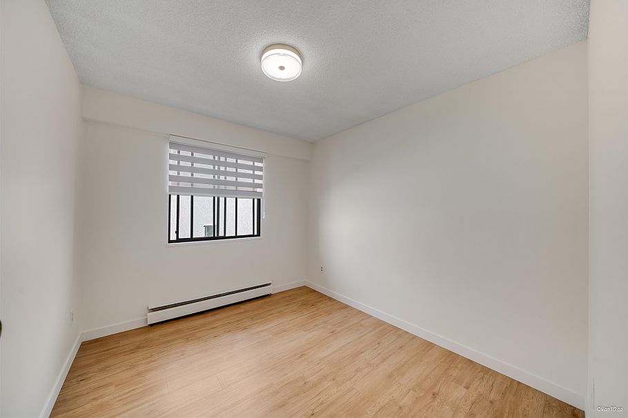 4565 W 9th Avenue Vancouver, BC - 22