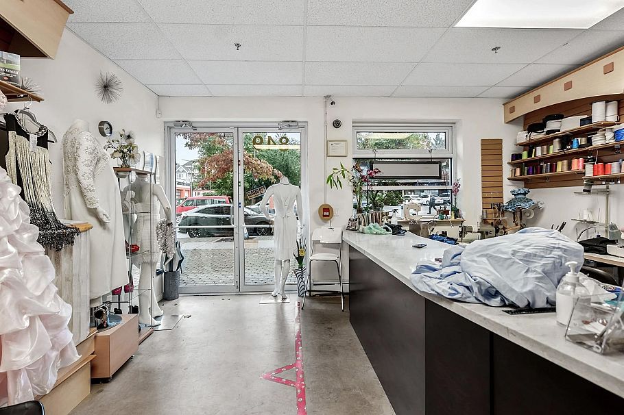 202 857 W 15th Street North Vancouver, BC - 38