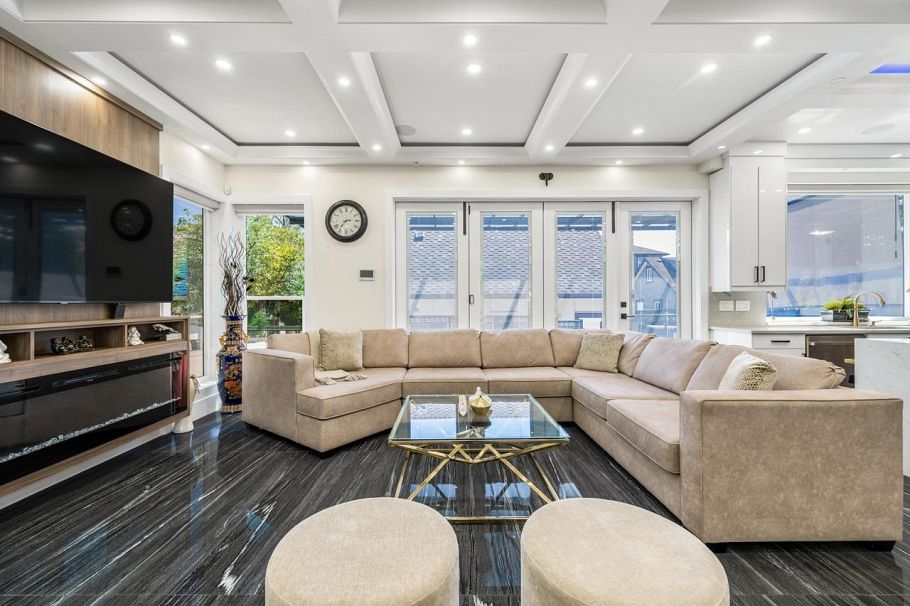 2798 E 43rd Avenue Vancouver, BC - 5