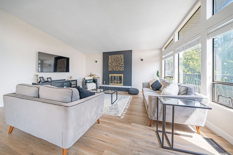 2131 Fraserview Drive Vancouver, BC - 1