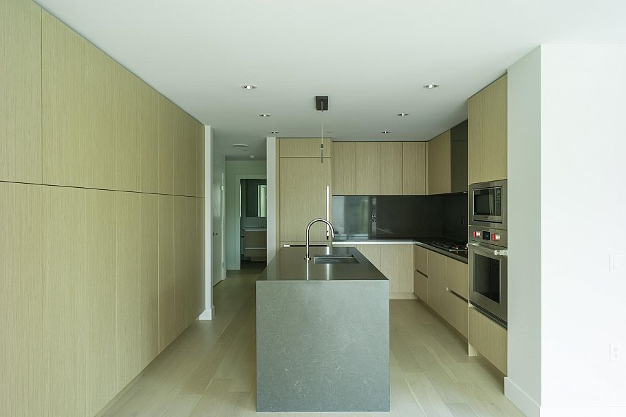 304 3636 W 39th Avenue Vancouver, BC - 2