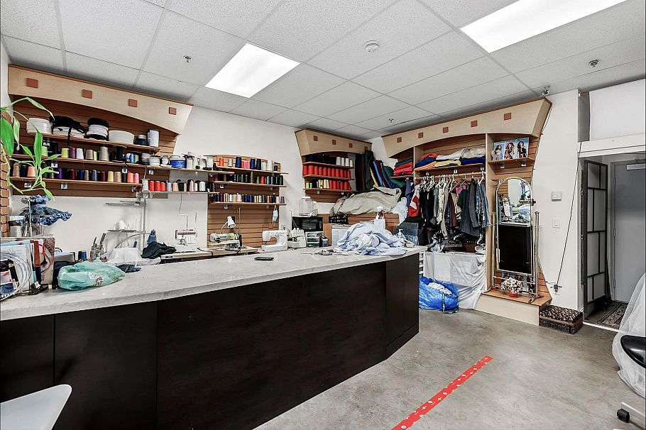 202 857 W 15th Street North Vancouver, BC - 36