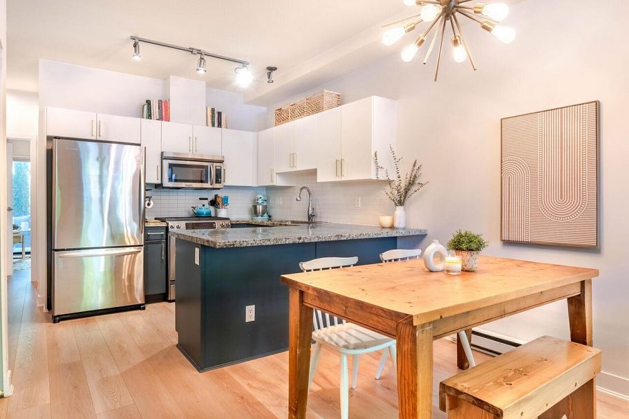 1871 Stainsbury Avenue Vancouver, BC - 9