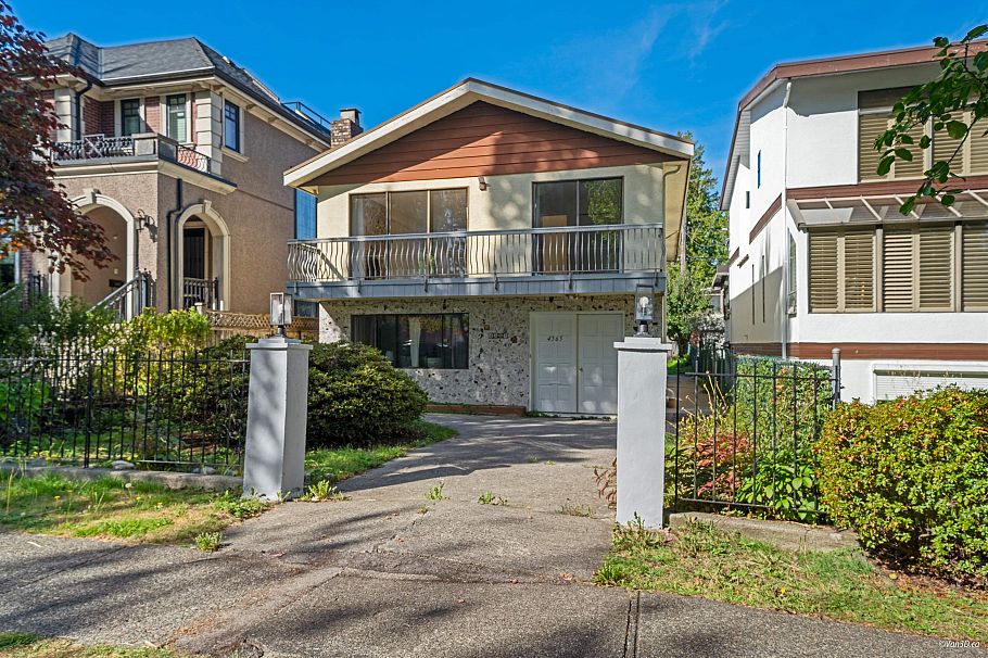 4565 W 9th Avenue Vancouver, BC - 1