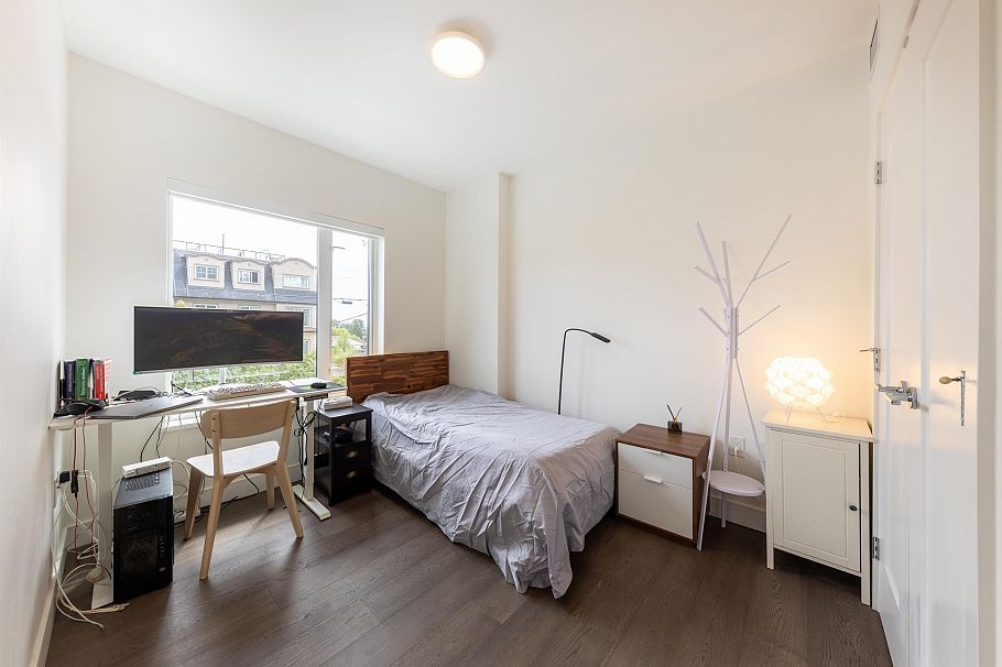 202 477 W 59th Avenue Vancouver, BC - 22