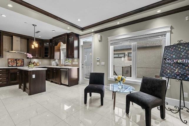 455 E 60th Avenue Vancouver, BC - 12