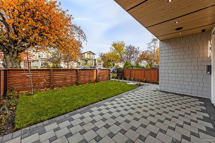 1 150 E 51 Avenue Vancouver, BC - 27