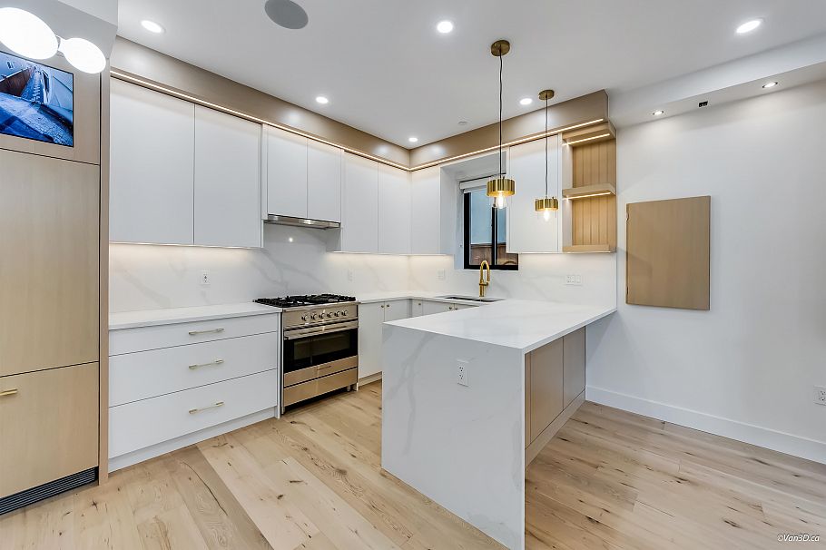 1 150 E 51 Avenue Vancouver, BC - 9