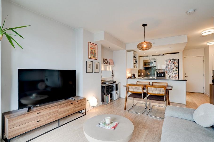 201 983 E Hastings Street Vancouver, BC - 8