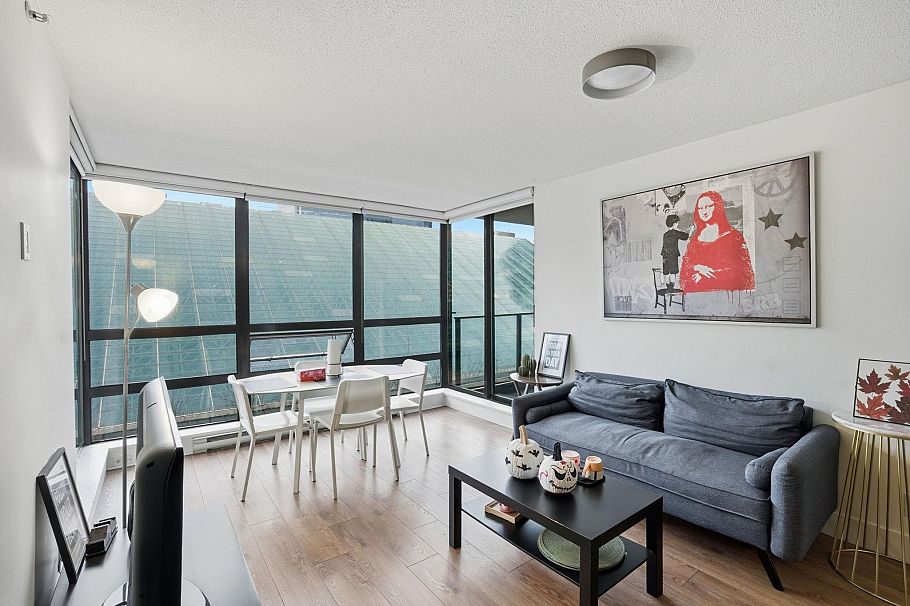 602 933 Hornby Street Vancouver, BC - 3