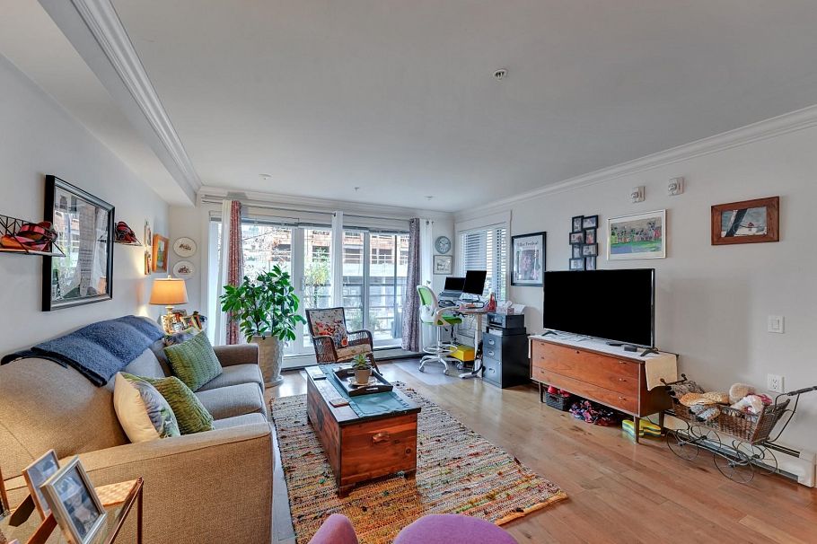 202 857 W 15th Street North Vancouver, BC - 25