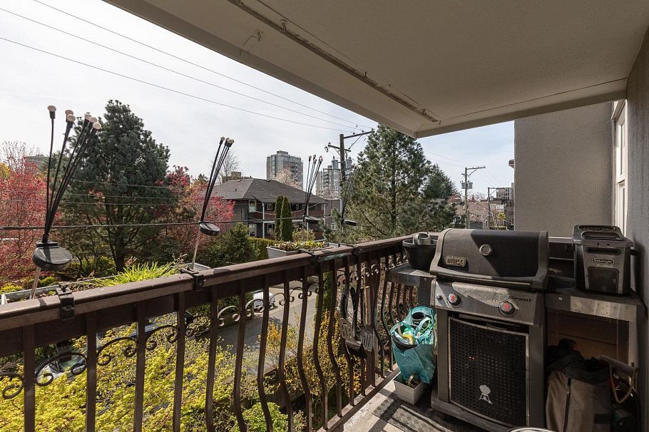 304 1352 W 10th Avenue Vancouver, BC - 18