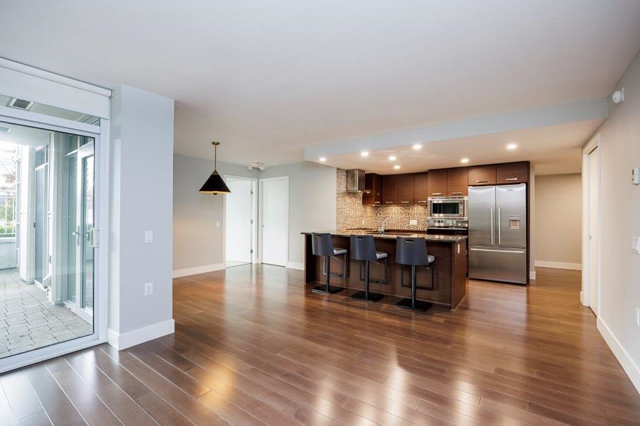 108 210 W 13th Street North Vancouver, BC - 2