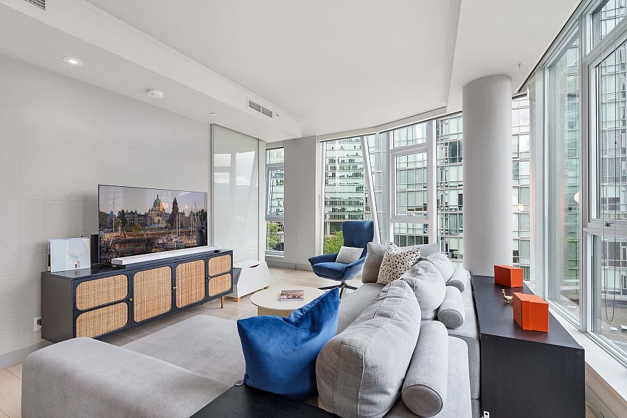 601 1499 W Pender Street Vancouver, BC - 3