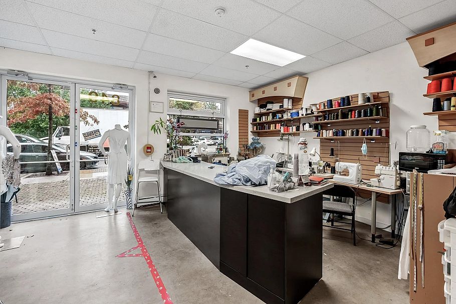 202 857 W 15th Street North Vancouver, BC - 37