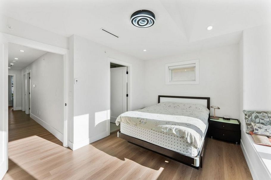 1766 E 64th Avenue Vancouver, BC - 24