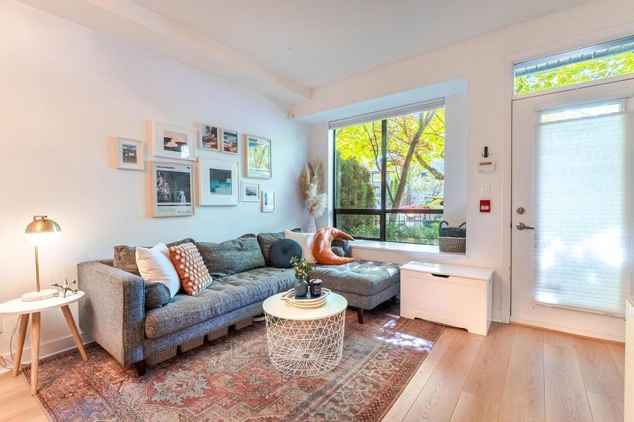 1871 Stainsbury Avenue Vancouver, BC - 3