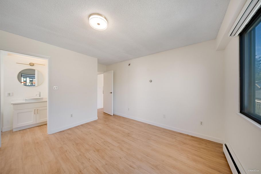 4565 W 9th Avenue Vancouver, BC - 10