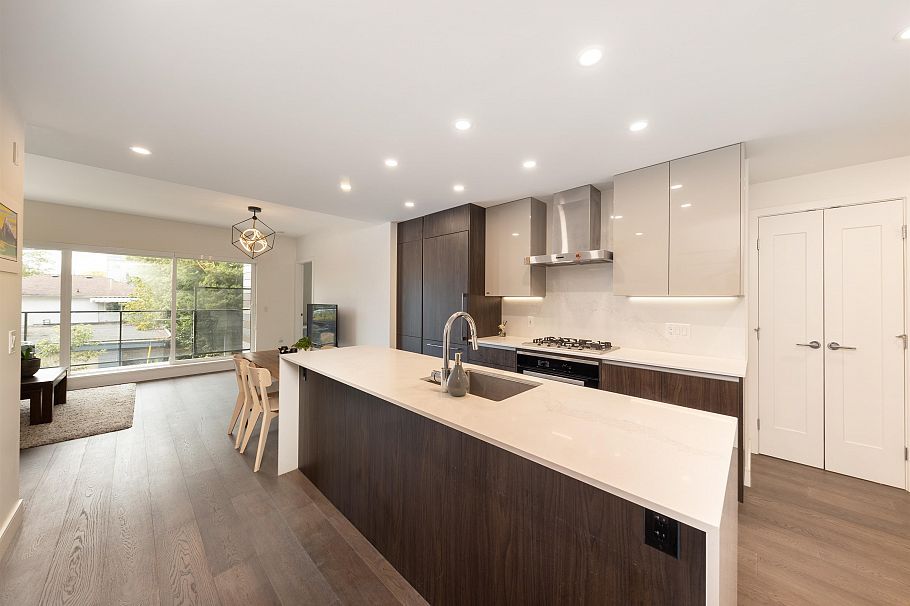 202 477 W 59th Avenue Vancouver, BC - 8