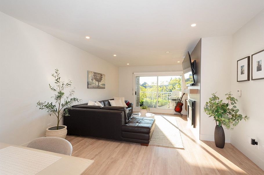 403 1050 Bowron Court North Vancouver, BC - 13