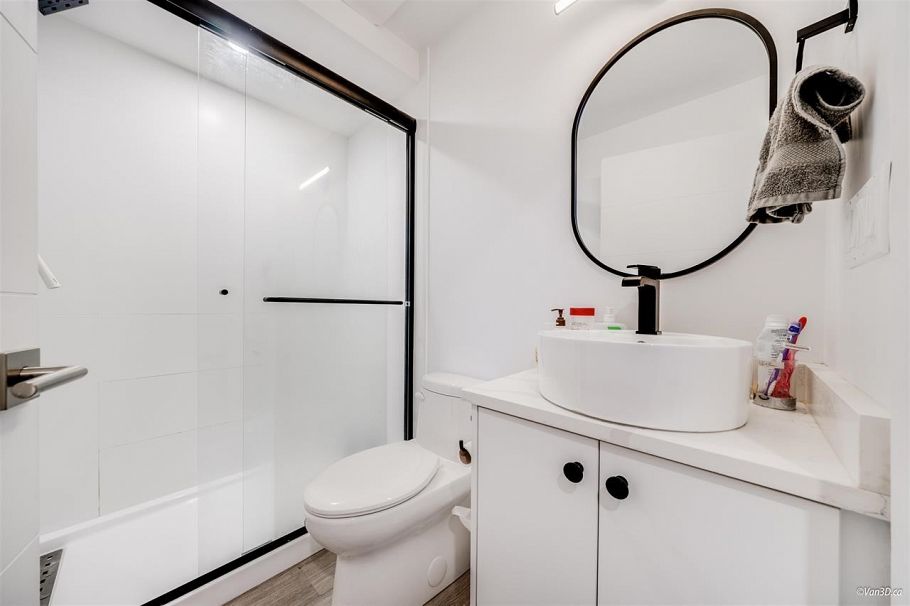 227 E 57th Avenue Vancouver, BC - 12