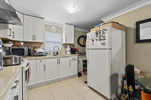 455 E 60th Avenue Vancouver, BC - 25