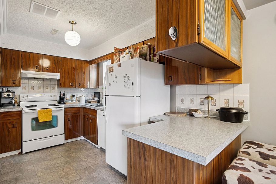 2790 Napier Street Vancouver, BC - 29