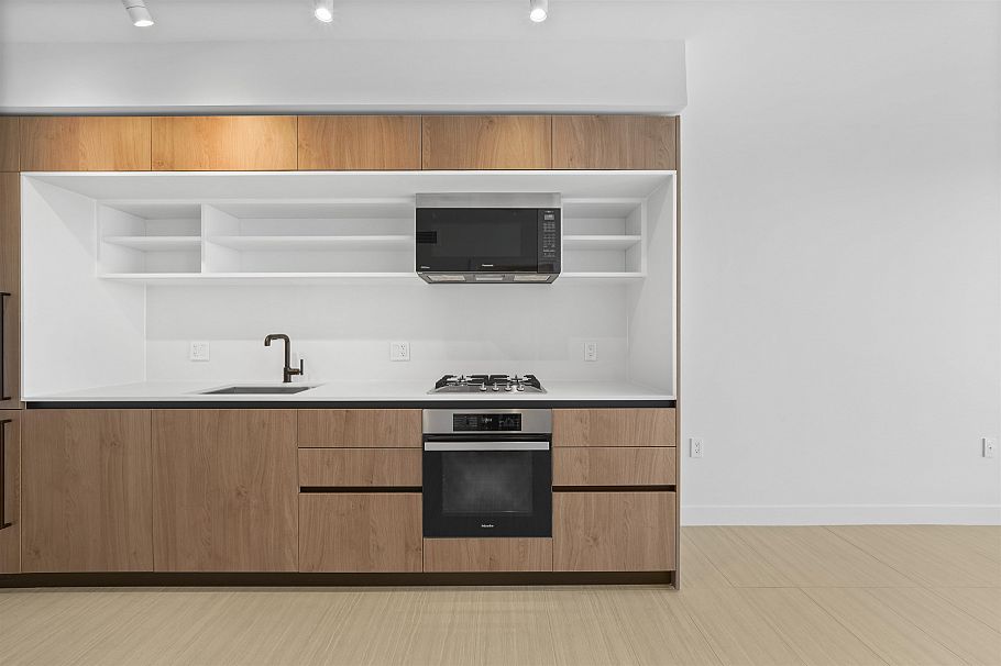 1402 5058 Joyce Street Vancouver, BC - 2