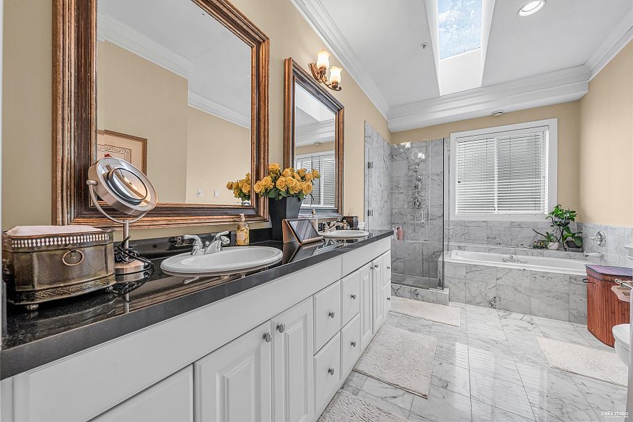 1285 W 47th Avenue Vancouver, BC - 23