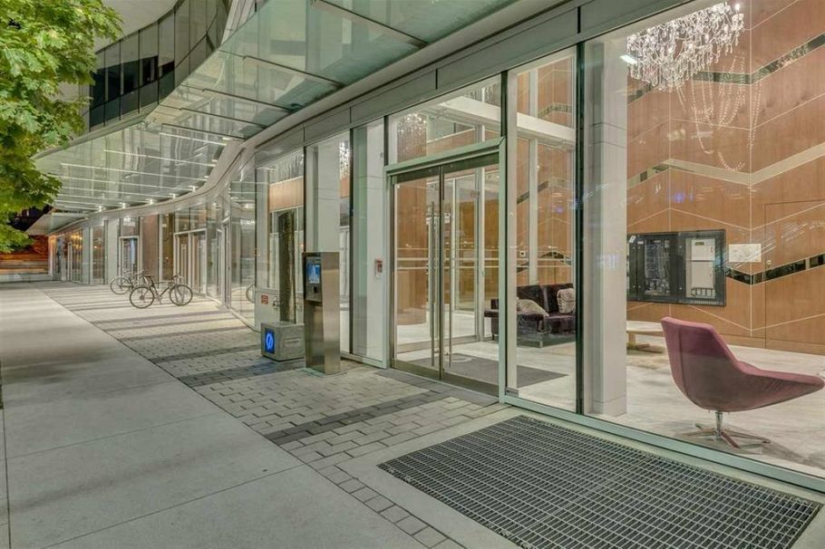 2015 68 SMITHE STREET, Vancouver BC V6B 0P4 Vancouver, BC - 16