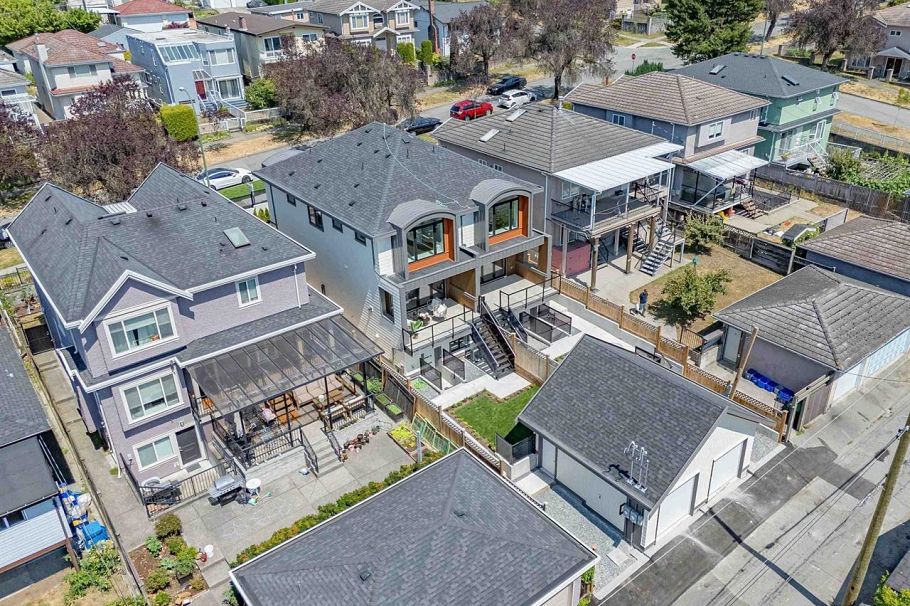 1766 E 64th Avenue Vancouver, BC - 35