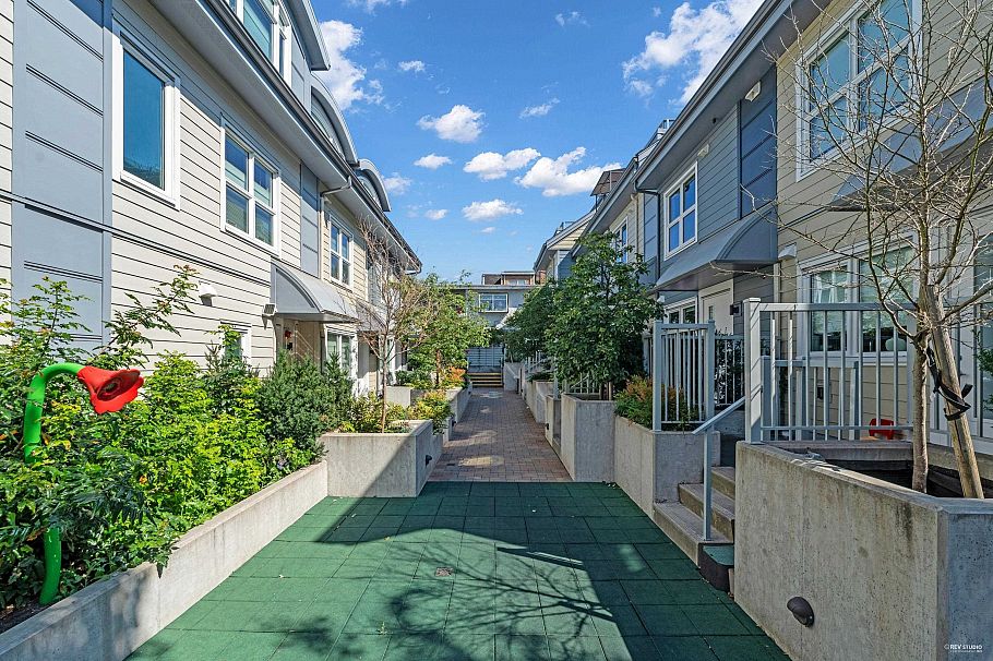 7881 French Street Vancouver, BC - 30