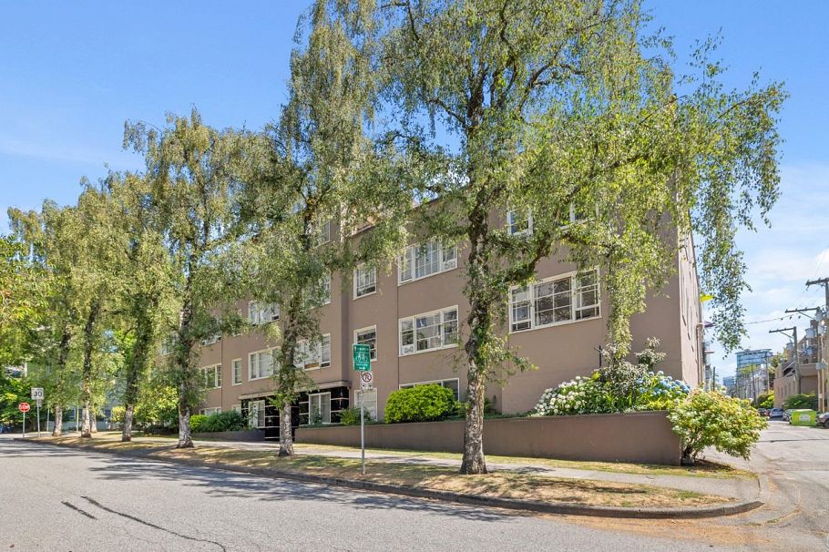 302 1246 Cardero Street Vancouver, BC - 1