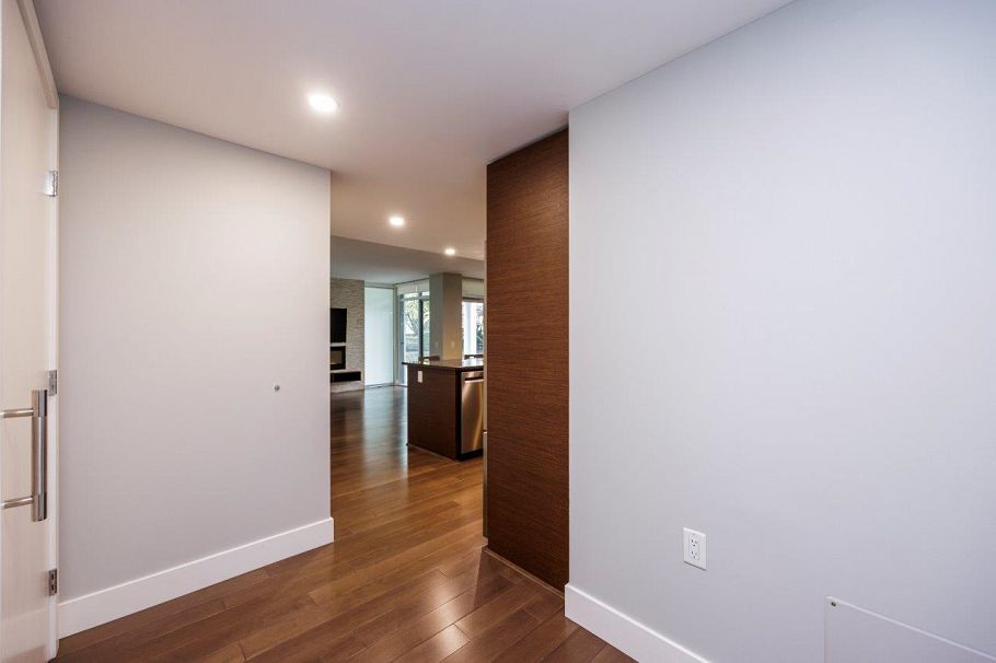 108 210 W 13th Street North Vancouver, BC - 30