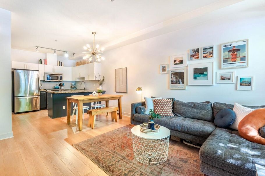 1871 Stainsbury Avenue Vancouver, BC - 1