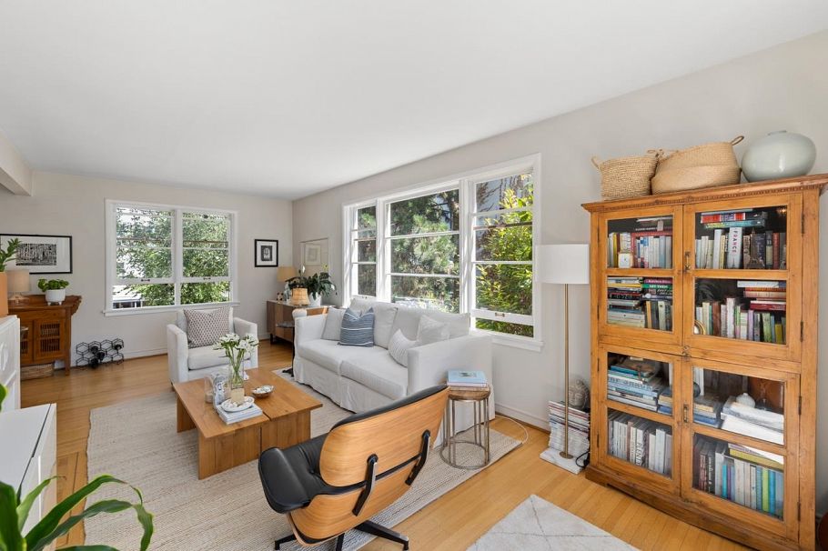 302 1246 Cardero Street Vancouver, BC - 2