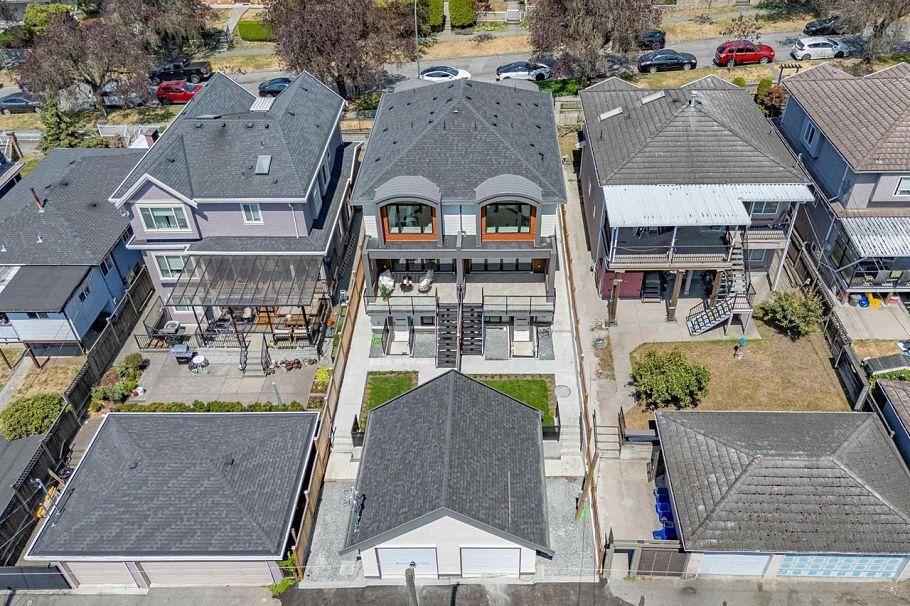 1766 E 64th Avenue Vancouver, BC - 36