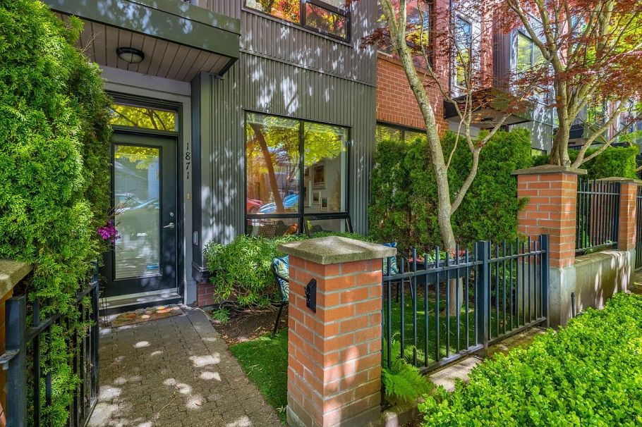 1871 Stainsbury Avenue Vancouver, BC - 2