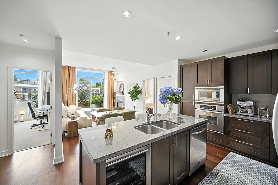 404 3595 W 18th Avenue Vancouver, BC - 4