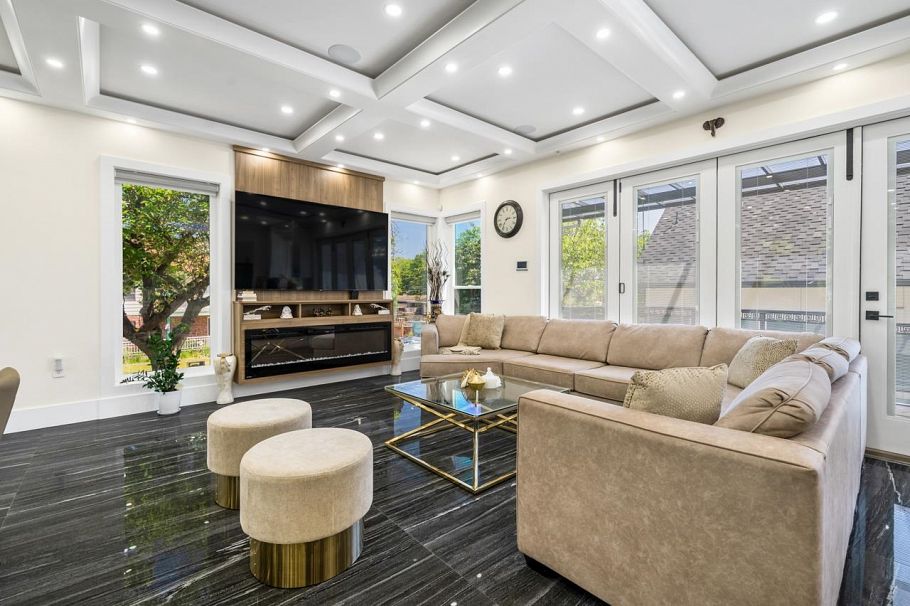 2798 E 43rd Avenue Vancouver, BC - 6