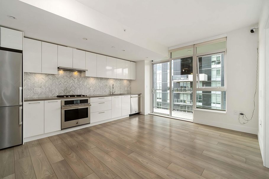 808 3581 E Kent Avenue North Vancouver, BC - 8