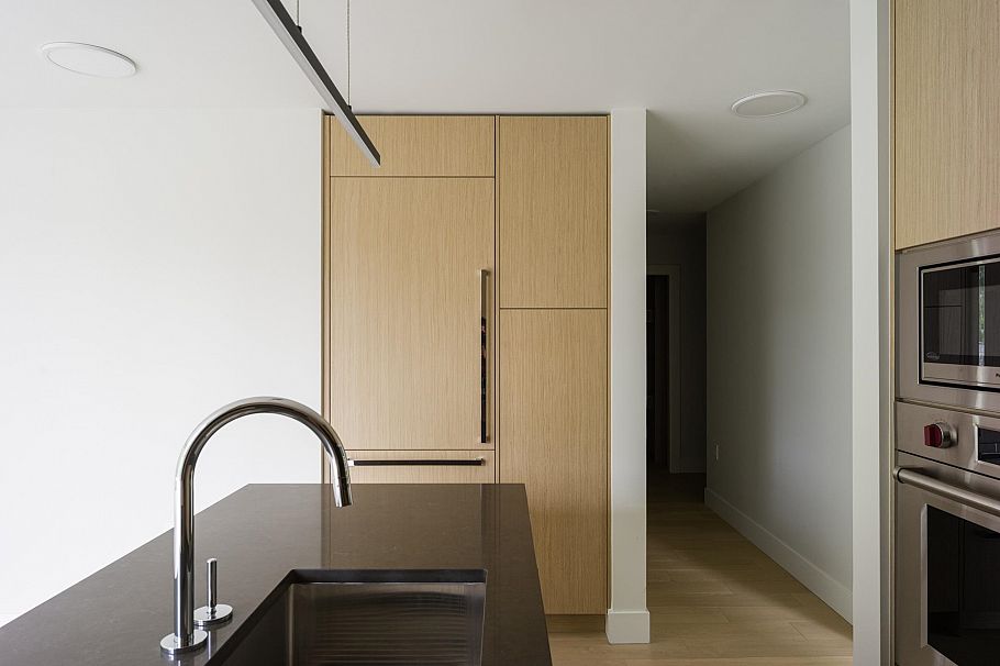 302 3636 W 39th Avenue Vancouver, BC - 3